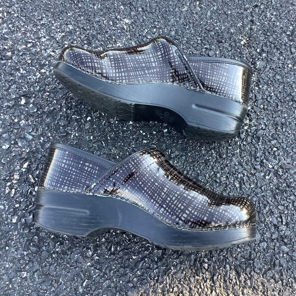 Dansko Professional Wide Clogs Bronze Grid Patent Leather Nursing Shoes EU 38 - Picture 2 of 16
